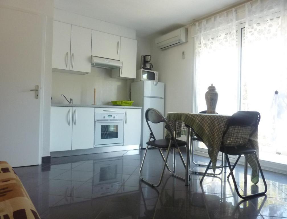Appart'Hotel Les Rochers Auriol Room photo