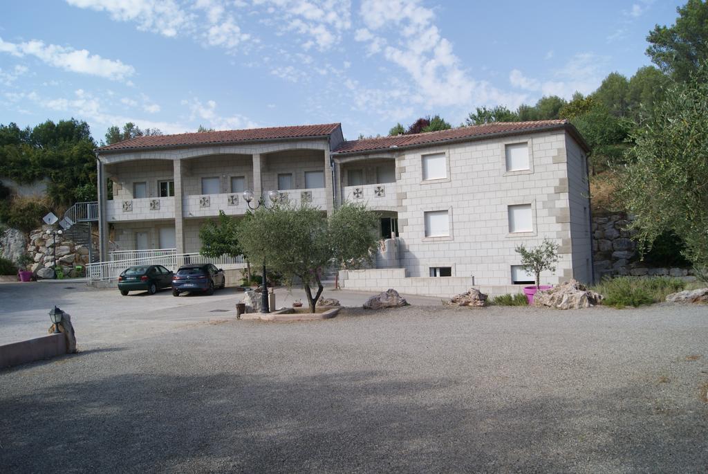 Appart'Hotel Les Rochers Auriol Exterior photo