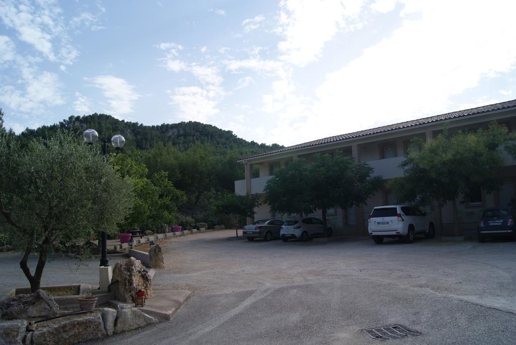 Appart'Hotel Les Rochers Auriol Exterior photo