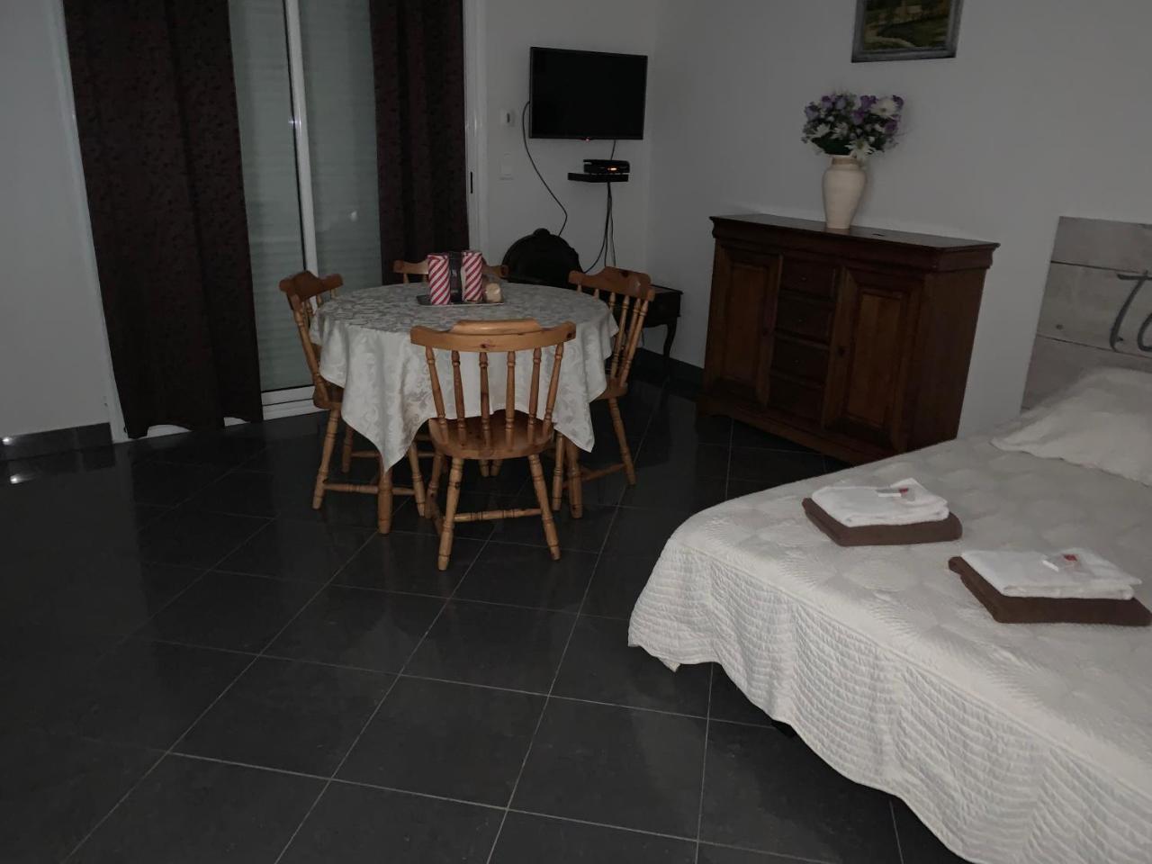 Appart'Hotel Les Rochers Auriol Exterior photo